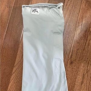 Ollie swaddle light gray